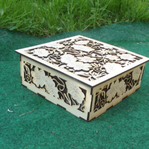 Boîte bois florale  – Gravée, artisanale et décorative