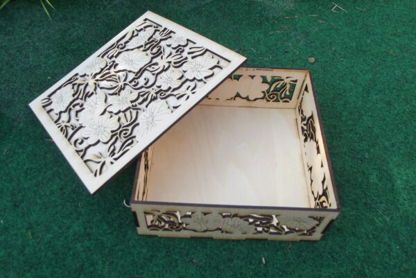 Boîte bois florale  – Gravée, artisanale et décorative – Image 3