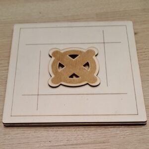 Jeu de morpion en bois artisanal