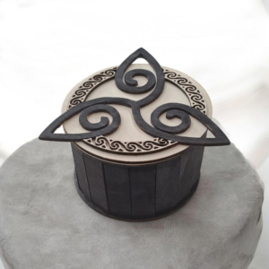 Boîte à Bijoux "Triskel Sacré" en Bois de Tilleul – Artisanat Mystique